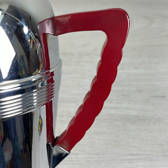 Vintage Keystone Wear Chrome Plated With Red Bakelite Handle Cocktail Shaker - Picture 3 of 13